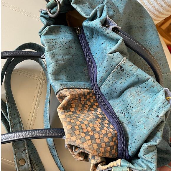 Corklife Artcork Cork Cinch Shoulder Bag - Picture 8 of 12